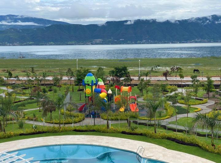 Hermosa Casa En Orilla Del Lago -Zona De Villedos- San Cristobal Zapotitlan Exterior photo