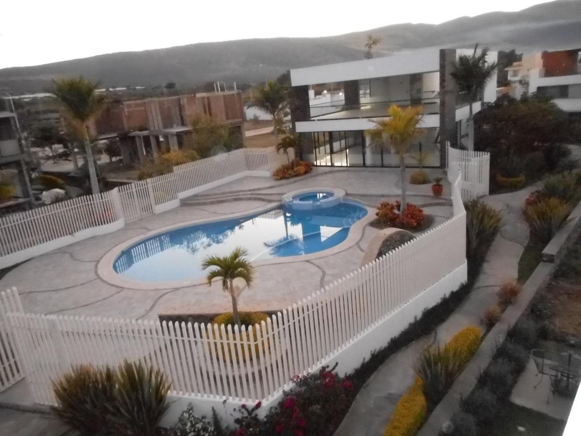 Hermosa Casa En Orilla Del Lago -Zona De Villedos- San Cristobal Zapotitlan Exterior photo