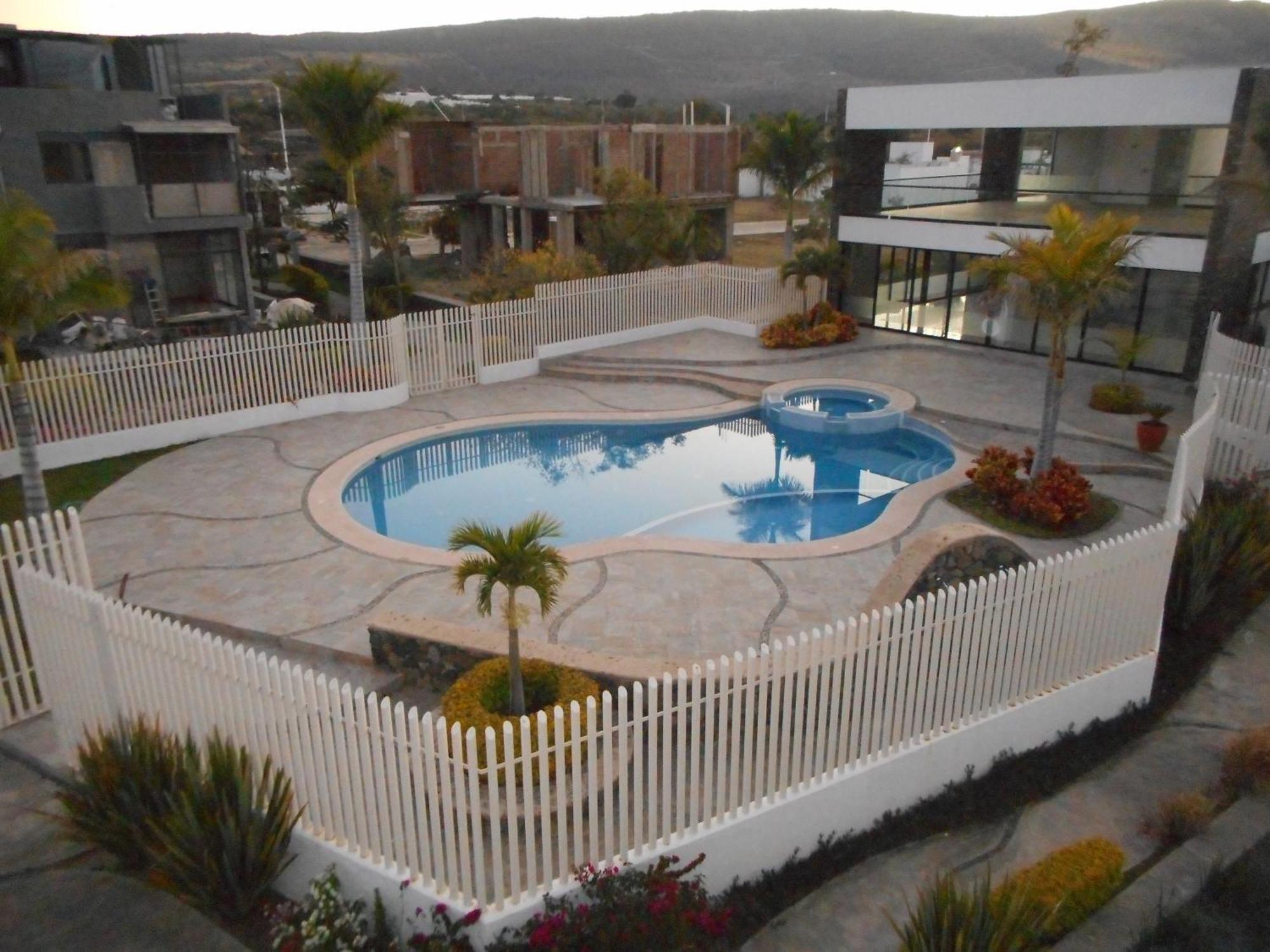 Hermosa Casa En Orilla Del Lago -Zona De Villedos- San Cristobal Zapotitlan Exterior photo