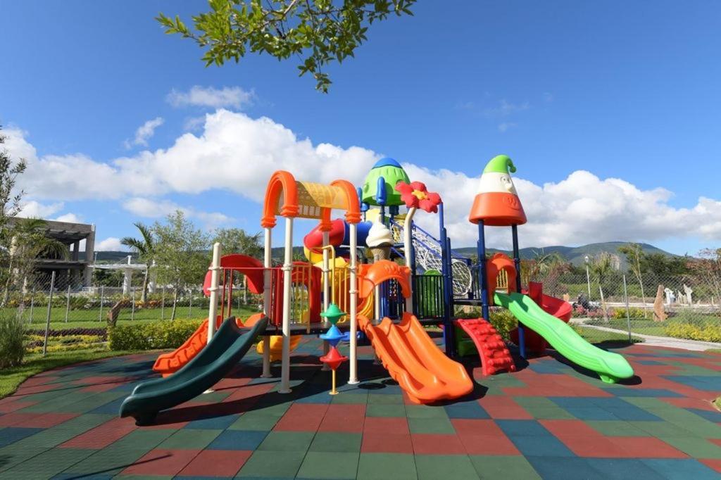 Hermosa Casa En Orilla Del Lago -Zona De Villedos- San Cristobal Zapotitlan Exterior photo